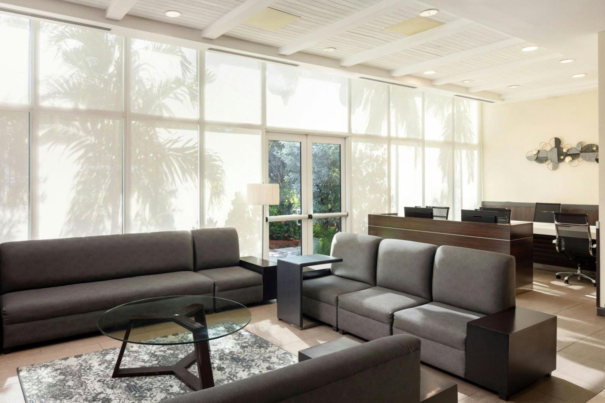 Courtyard By Marriott Kingston, Jamaica Hotel Exterior foto