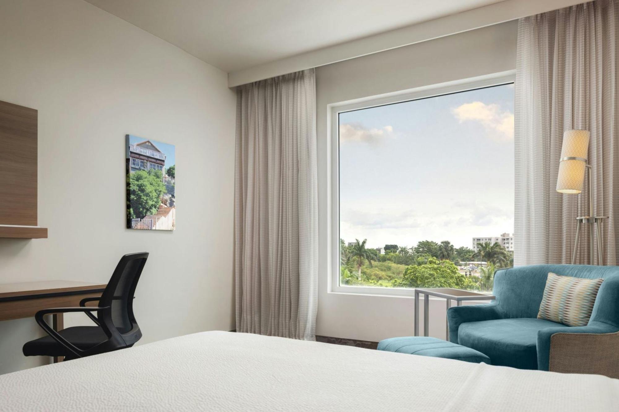 Courtyard By Marriott Kingston, Jamaica Hotel Exterior foto
