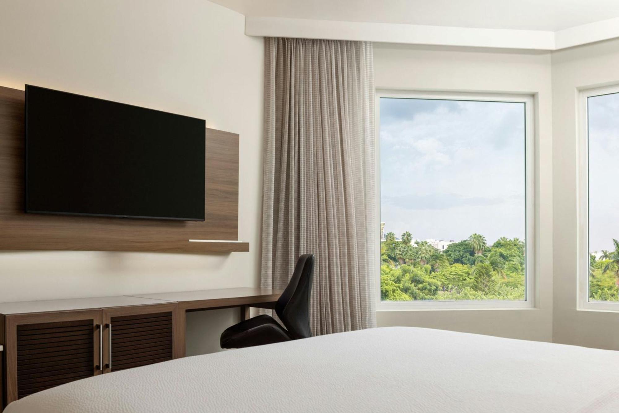 Courtyard By Marriott Kingston, Jamaica Hotel Exterior foto